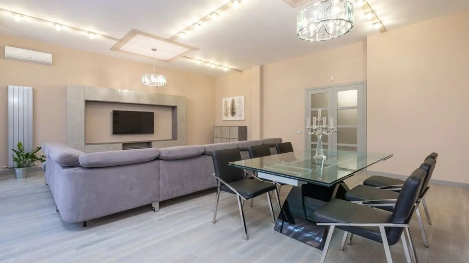 DLF Oakwood Estate
